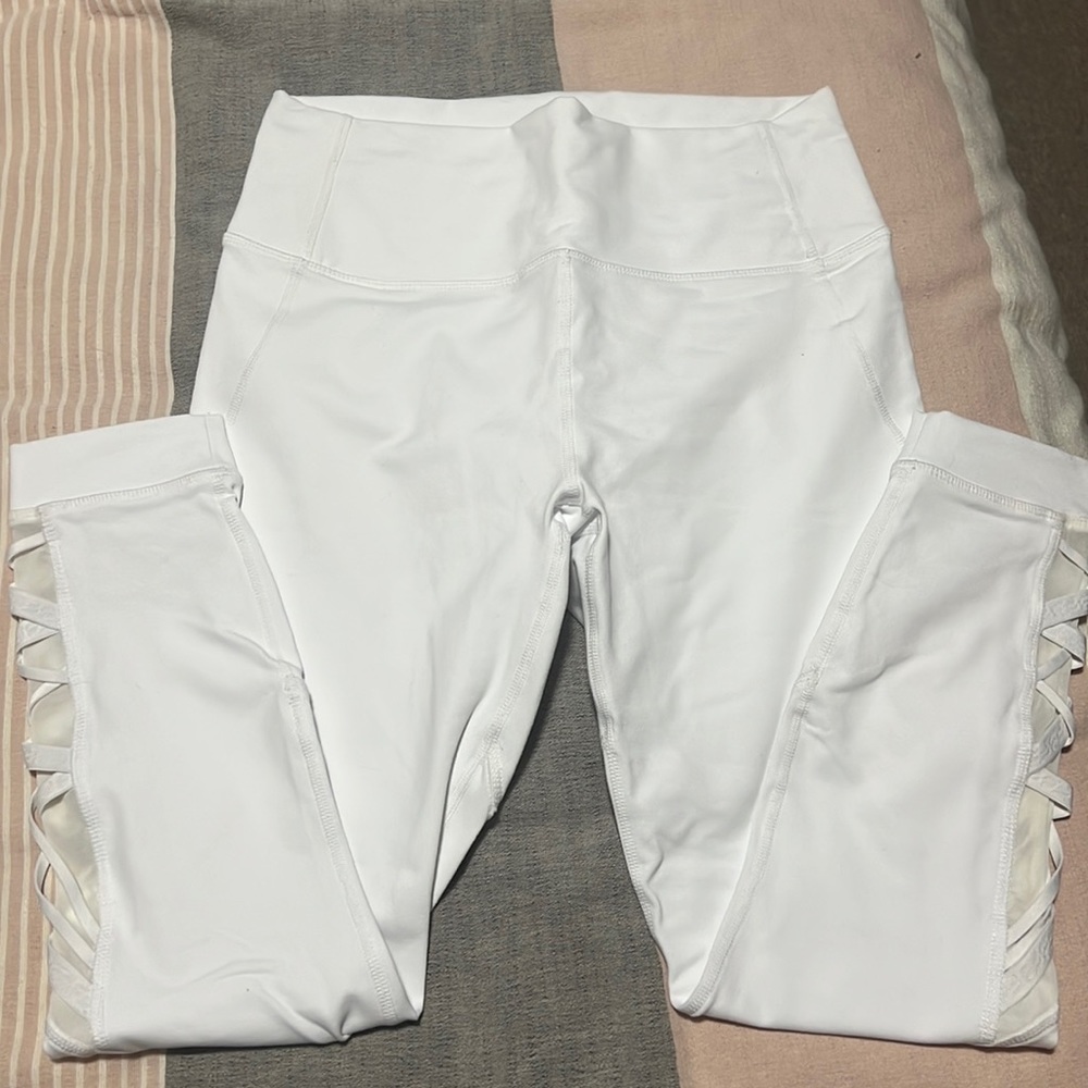 White Fabletics Legging Capris